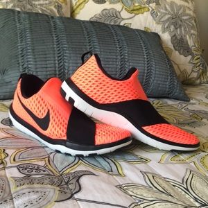 NWOT Nike Free Connect Size 9
